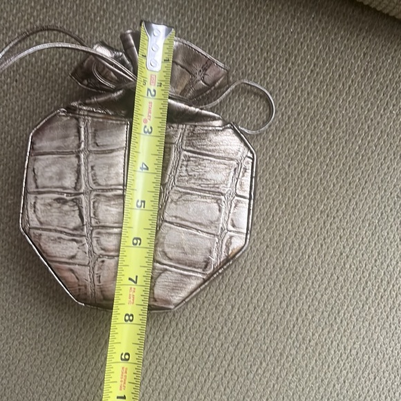 Vintage Gino gold metallic small leather bag - Picture 14 of 16